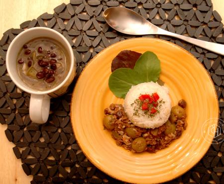 My 30-Minute Meal: Cuban Black Beans and Picadillo