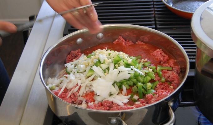 Cooking Picadillo, Flan & Mojitos @ Serenbe