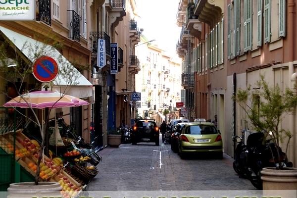 Shopping, Cooking & Eating in Monaco With a Caramelized Banana & French Hotdog Pasta Teaser