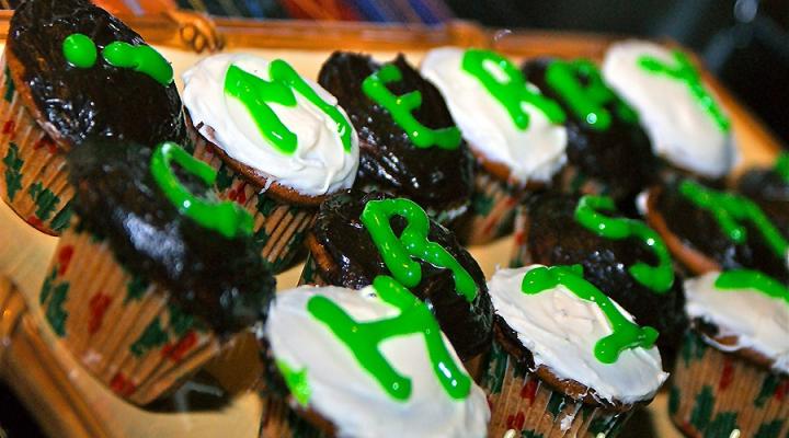 To Bake With Teflon or Not! Mint Chocolate Ganache & Grand Marnier Cupcakes Say "Yes!"–Giveaway, Too.