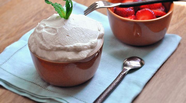 Lemon Infused Homemade Whipped Cream