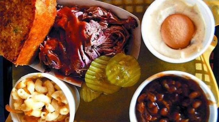 Moe's Original BBQ Smokes Through The Recession!