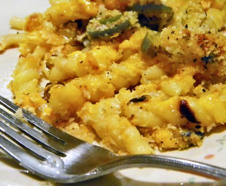 Spicy Mac and Cheese for Autumn  (Guest Post)