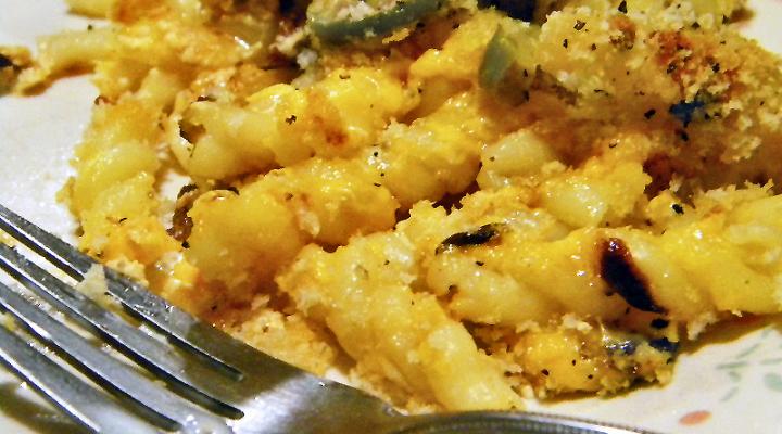 Spicy Mac and Cheese for Autumn  (Guest Post)