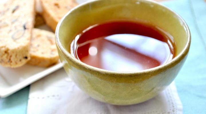 Earl Grey Tea And Nutty Biscotti For a Rainy Day