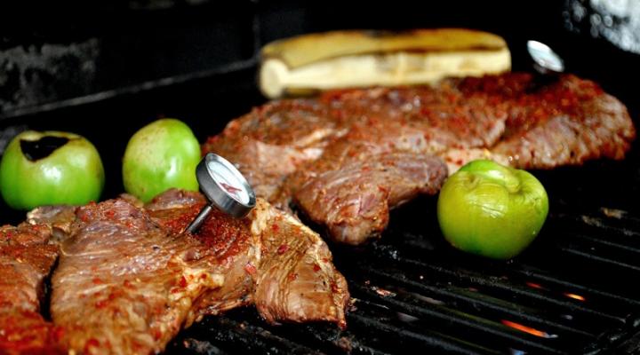 Girls Can Run The Grill, Too! A Spicy Rub & Malta RibEye a la Parrilla