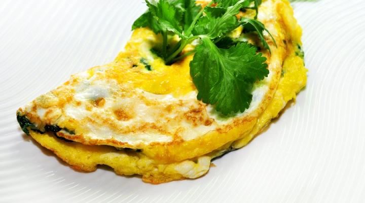 Green is Good! A Simple, Spicy & Cheesy Omelette.