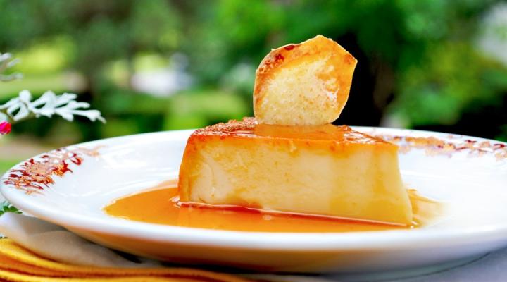 NOLA-Inspired #FlanFridays: Beignet {Buñuelo} Style