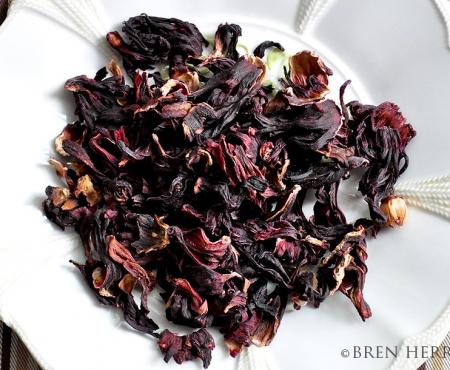 Agua de Jamaica {Hibiscus Tea Water}