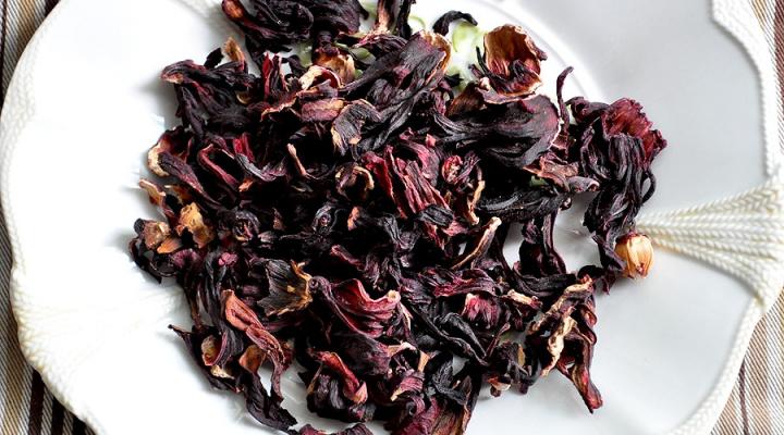 Agua de Jamaica {Hibiscus Tea Water}