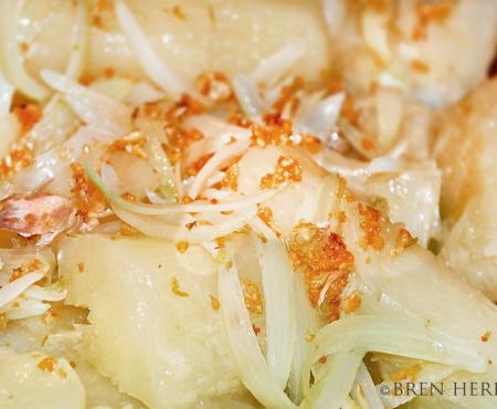 Boiled Yuca w/Garlic Citrus Mojo, Cuban-Style {Yuca Hervida}
