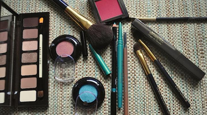 {Beauty Bloom} The most perfect natural look for evening: Pacific green & metallics for the eyes.