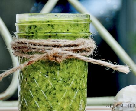 Chunky Garlic Basil Pesto