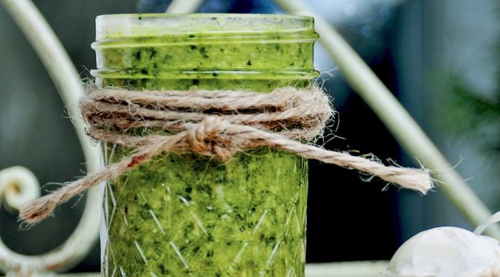 Chunky Garlic Basil Pesto
