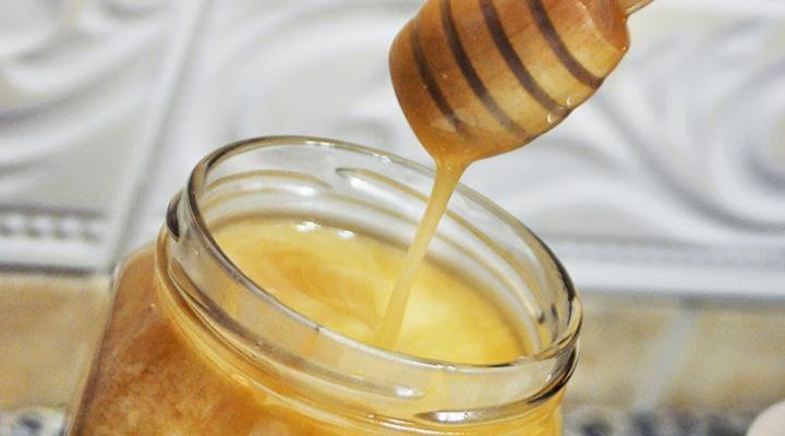 How to create an at-home spa with almond and milk notes