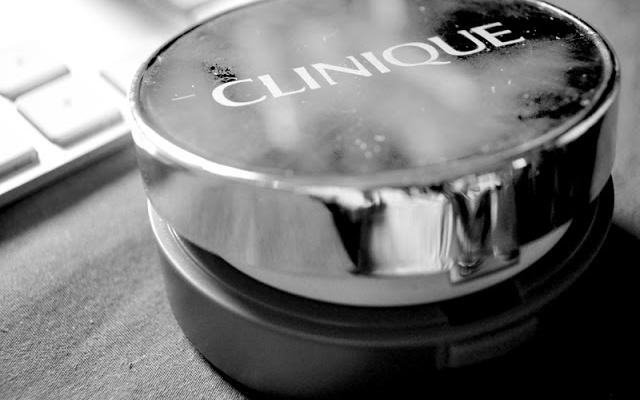 Get a Sexy Glistening Look With Clinique Powder Bronzer