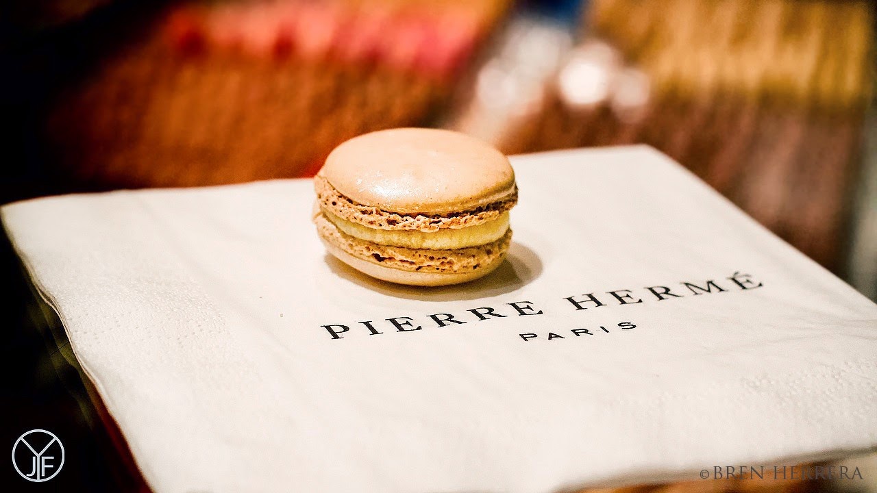 Pierre-Hermé-White-Truffle-Macaron