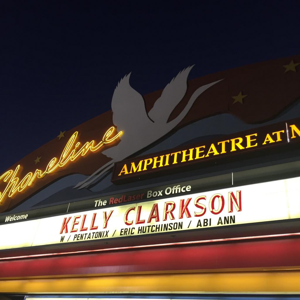 Kelly Clarkson Sign Shoreline