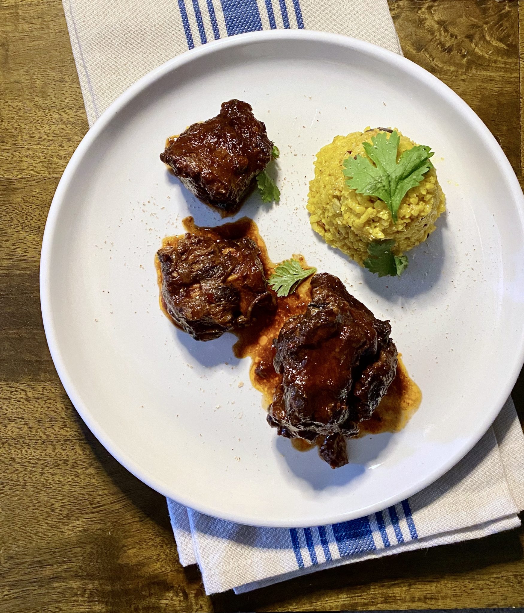 How to Make Smoked & Spicy Oxtails in the Pressure Cooker